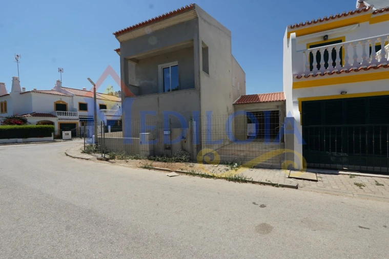 Moradia T3 para Venda em Altura Foto 3