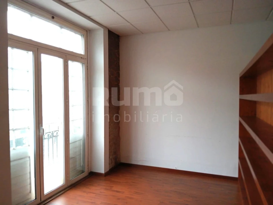 Escritório para Venda em Santa Maria Maior e Monserrate e Meadela Foto 1