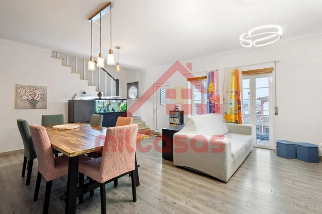 Moradia T4 para Venda em Carvalhal Foto 2