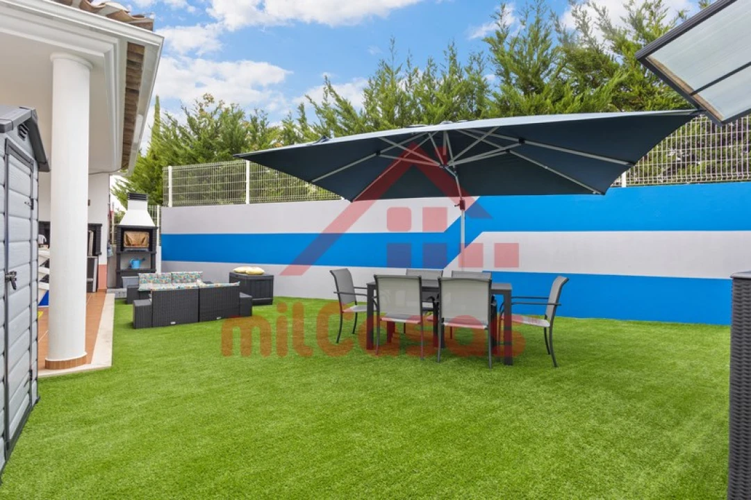 Moradia T4 para Venda em Carvalhal Foto 24