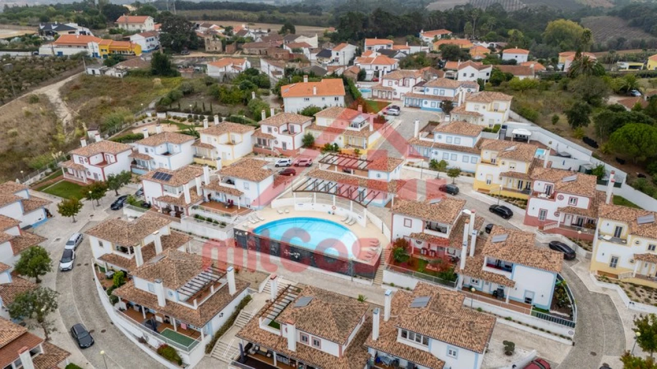 Moradia T4 para Venda em Carvalhal Foto 34