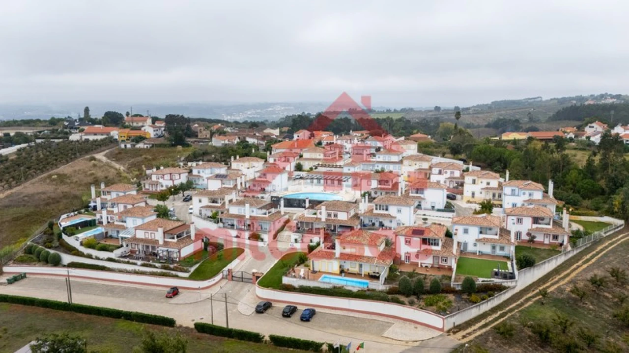 Moradia T4 para Venda em Carvalhal Foto 35