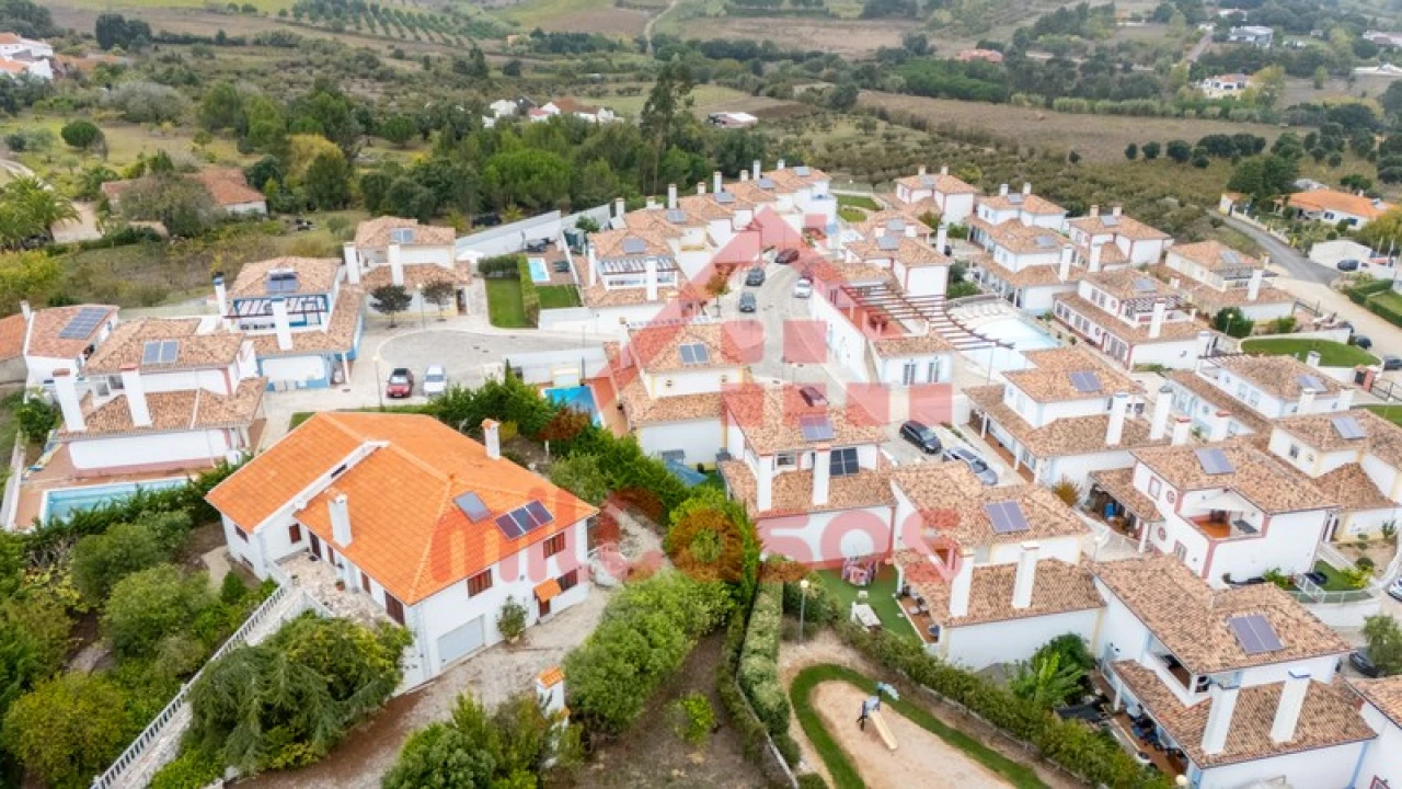 Moradia T4 para Venda em Carvalhal Foto 39