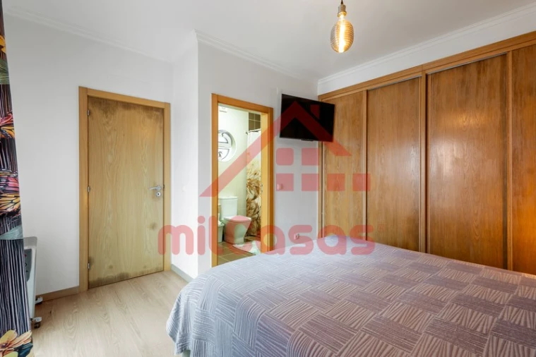 Moradia T4 para Venda em Carvalhal Foto 13