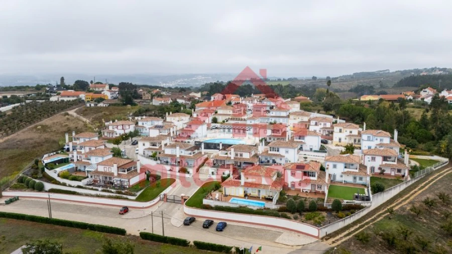 Moradia T4 para Venda em Carvalhal Foto 35