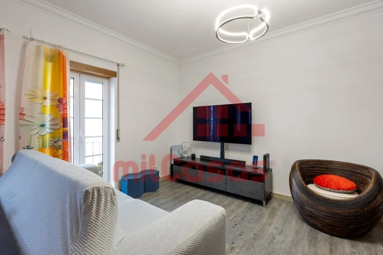 Moradia T4 para Venda em Carvalhal Foto 4