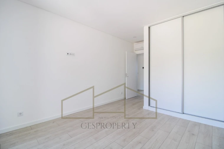Apartamento T3 para Venda em Amora Foto 7