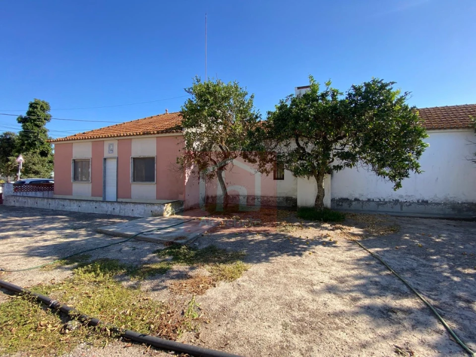 Moradia T2 para Venda em Atalaia e Alto Estanqueiro-Jardia Foto 3