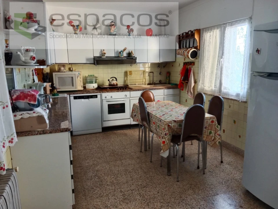 Moradia T4 para Venda em Lavacolhos Foto 19