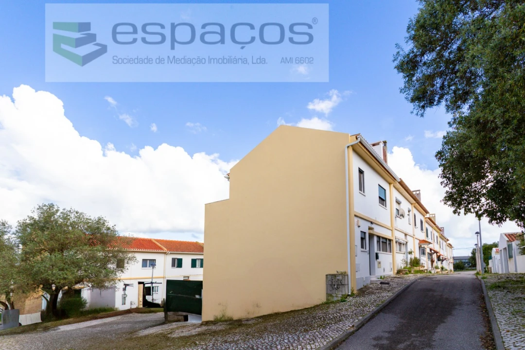 Moradia T3 para Venda em Santa Iria de Azoia, São João da Talha e Bobadela Foto 3