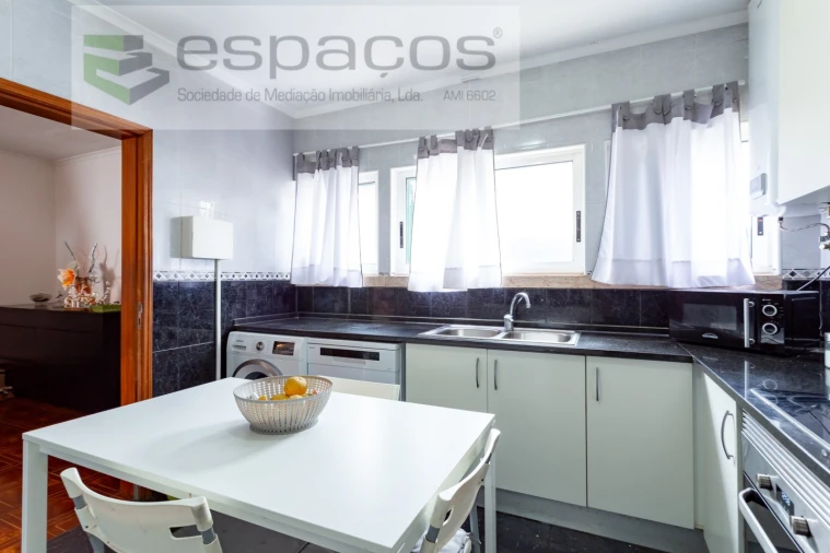 Moradia T3 para Venda em Santa Iria de Azoia, São João da Talha e Bobadela Foto 4