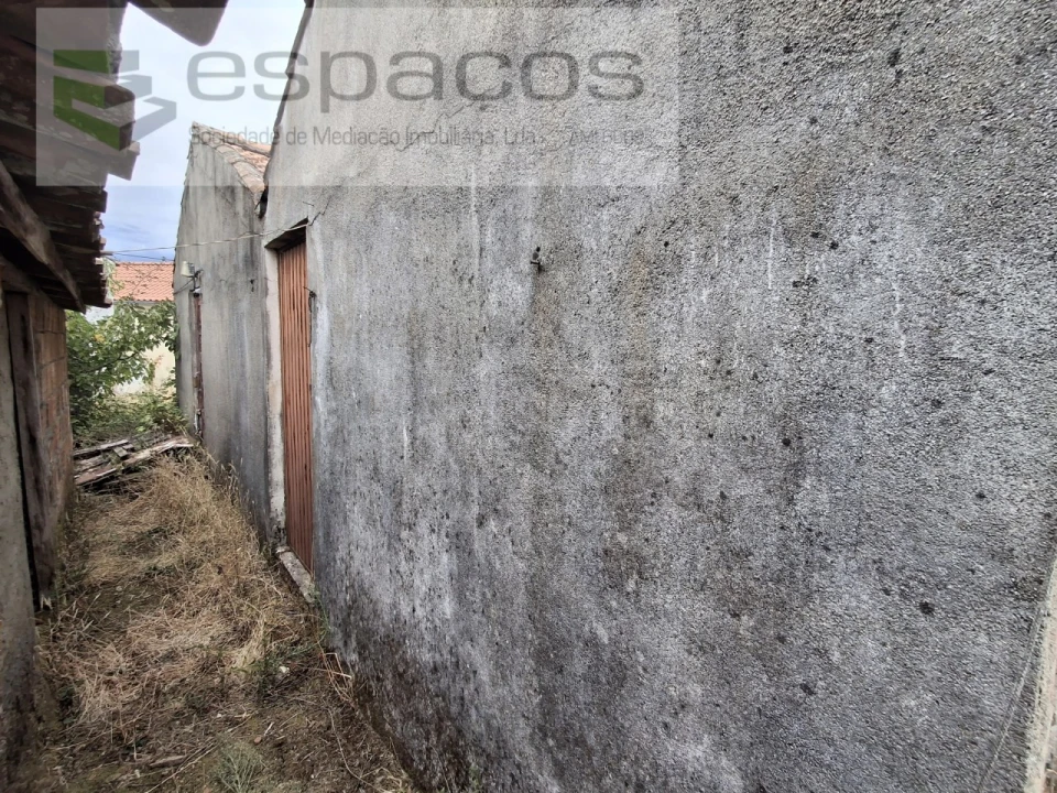 Moradia T2 para Venda em Silvares Foto 12