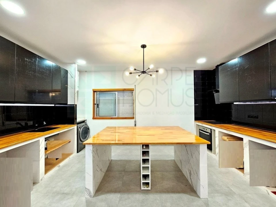 Moradia T4 para Venda em Lavos Foto 15