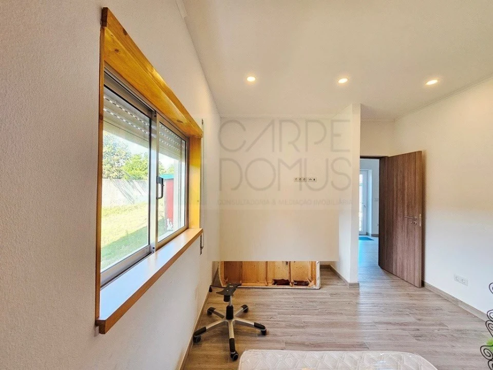 Moradia T4 para Venda em Lavos Foto 19