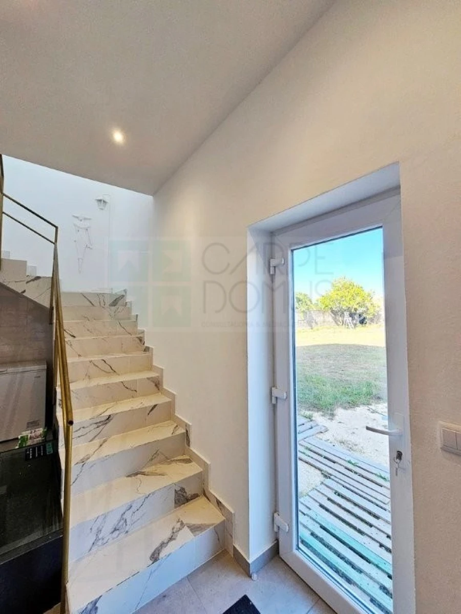 Moradia T4 para Venda em Lavos Foto 35