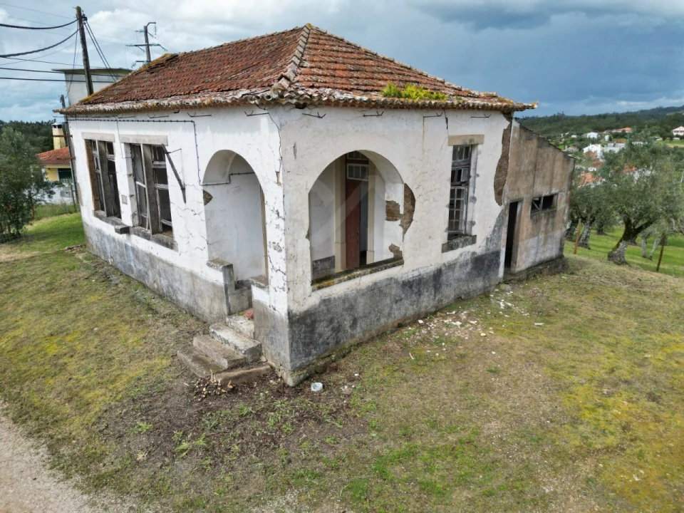 Moradia T2 para Venda em Serra e Junceira Foto 3