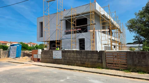 Moradia T4 para Venda em Rio de Mouro