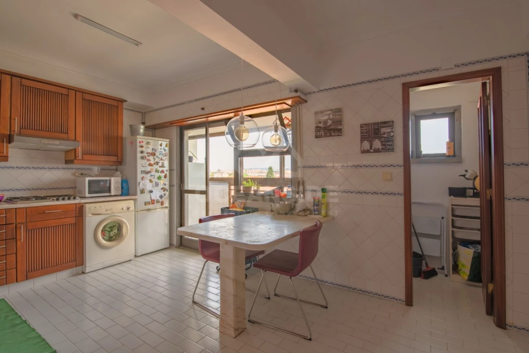 Apartamento T4 para Arrendamento em Carcavelos e Parede Foto 7