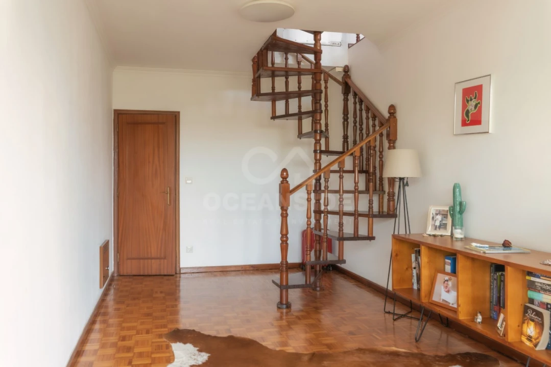 Apartamento T4 para Arrendamento em Carcavelos e Parede Foto 14