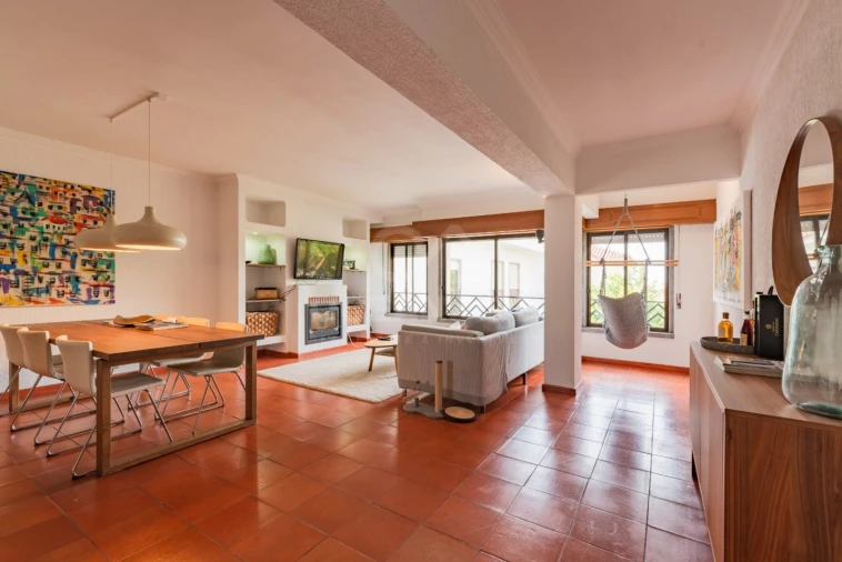 Apartamento T4 para Arrendamento em Carcavelos e Parede