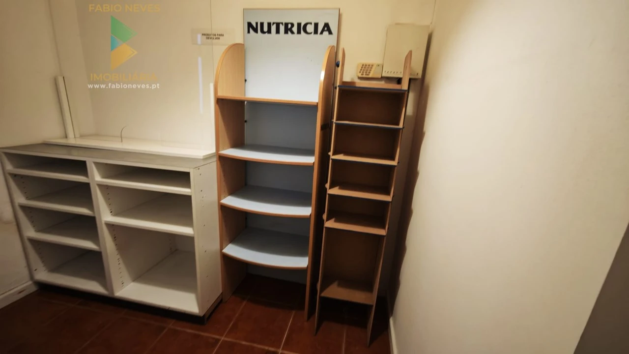 Loja para Arrendamento em Gandra Foto 4