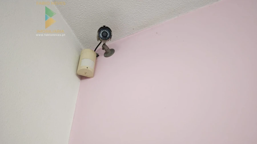 Loja para Arrendamento em Gandra Foto 5