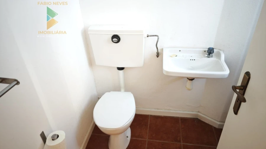 Loja para Arrendamento em Gandra Foto 7