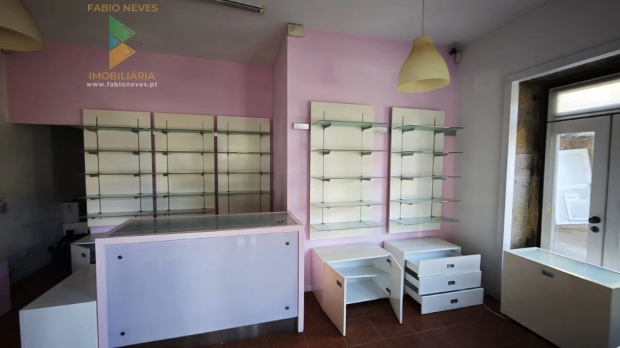 Loja para Arrendamento em Gandra Foto 9