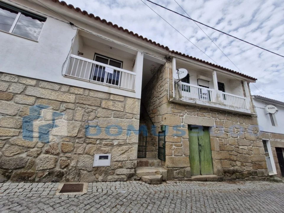 Moradia T2 para Venda em São Mamede de Ribatua Foto 1