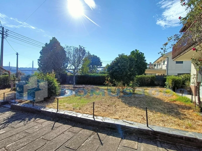 Moradia T4 para Venda em Parada de Cunhos Foto 5