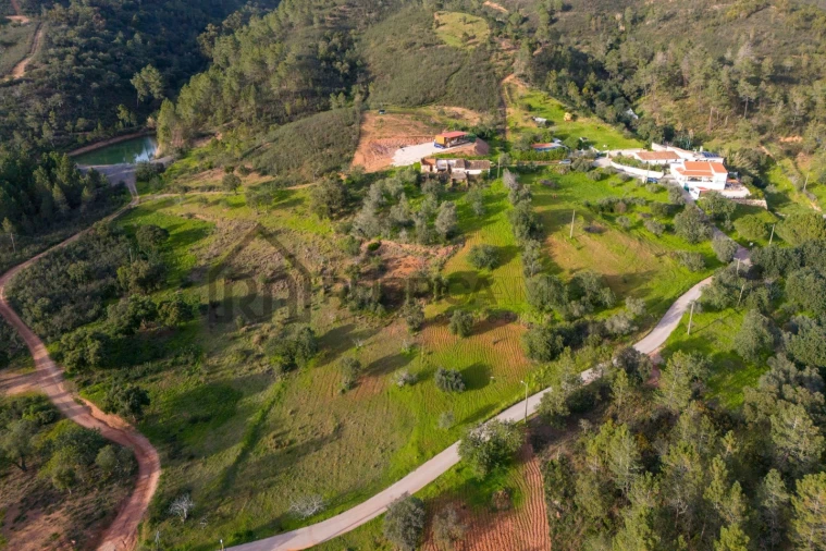 Moradia T1 para Venda em Salir Foto 19