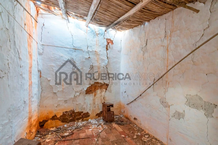 Moradia T1 para Venda em Salir Foto 26