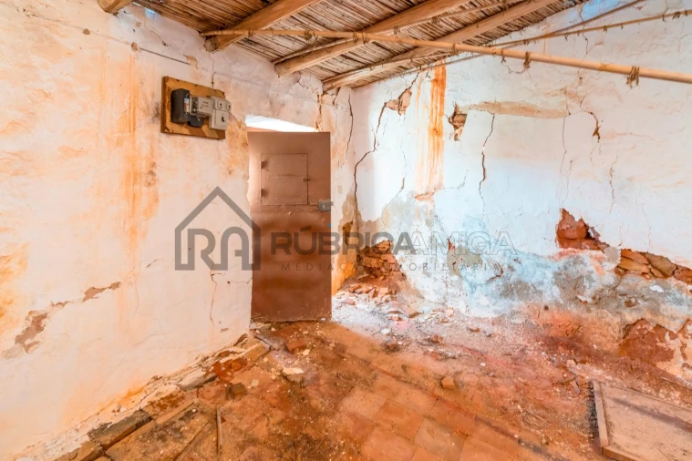 Moradia T1 para Venda em Salir Foto 27