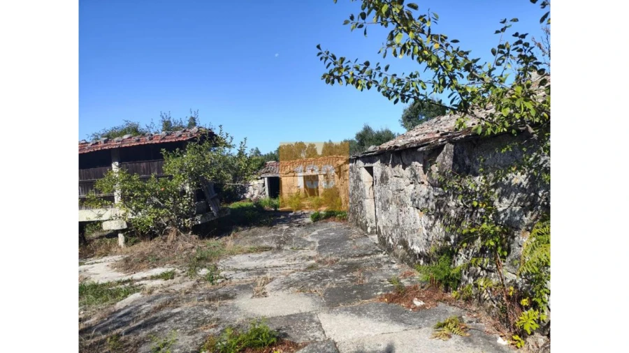 Quinta para Venda em São João do Monte e Mosteirinho