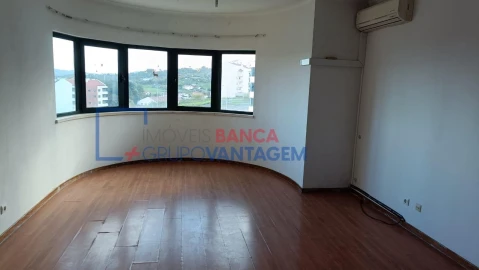 Apartamento T3 para Venda em Alenquer (Santo Estêvão e Triana)