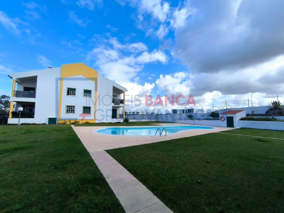 Apartamento T2 para Venda em Pataias e Martingança Foto 17