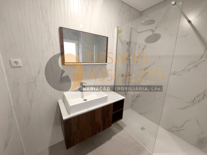 Apartamento T2 para Venda em Quinta do Conde Foto 21