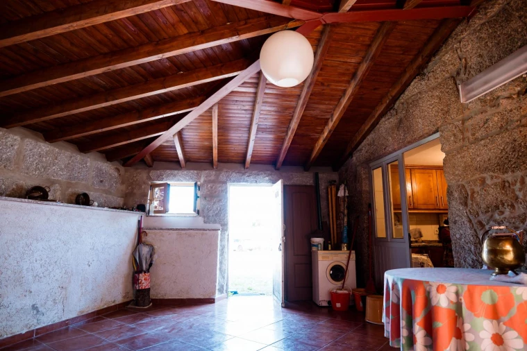 Moradia T3 para Venda em Serzedelo Foto 8