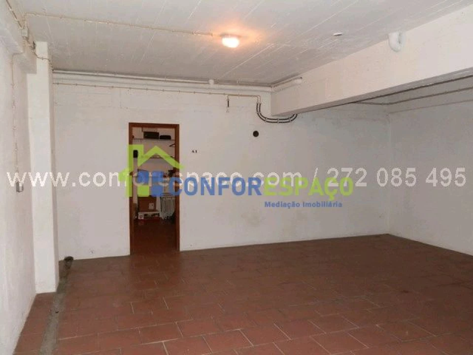 Garagem para Venda em Castelo Branco Foto 4