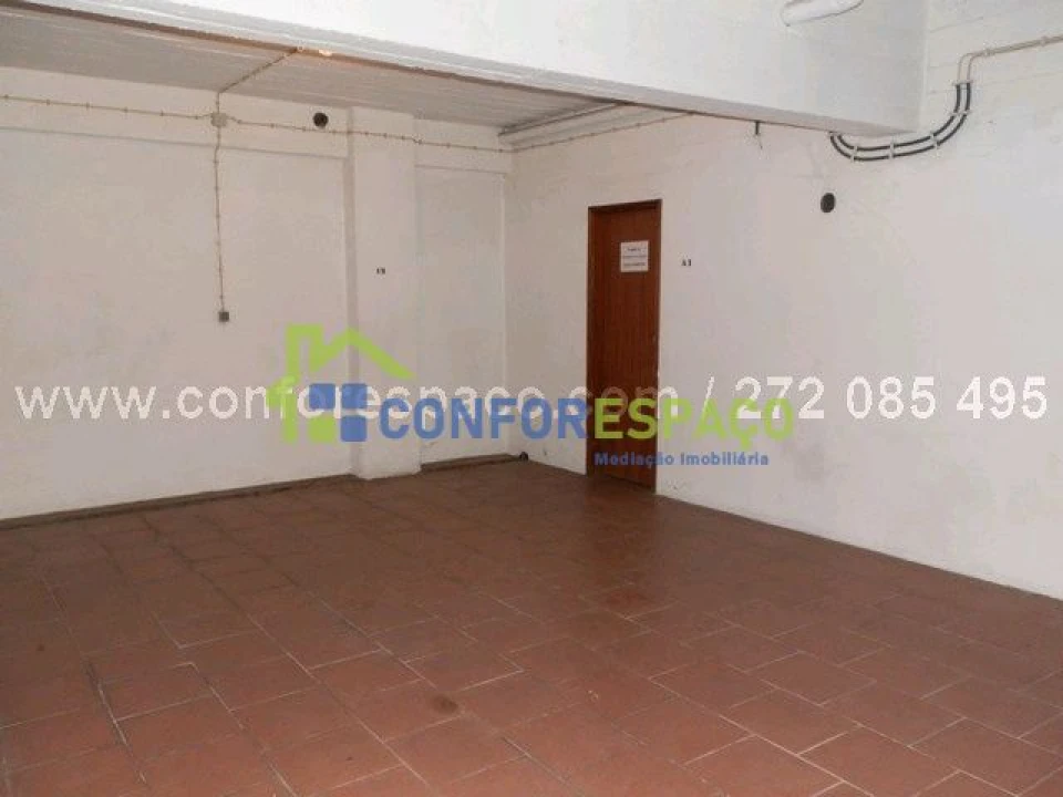 Garagem para Venda em Castelo Branco Foto 1