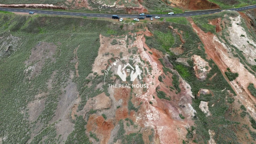 Terreno para Venda em Caniçal Foto 2