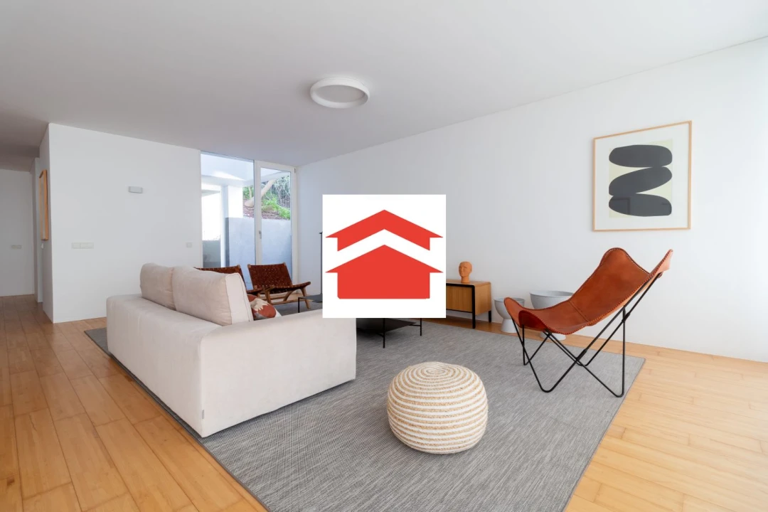 Moradia T4 para Venda em São Martinho Foto 6