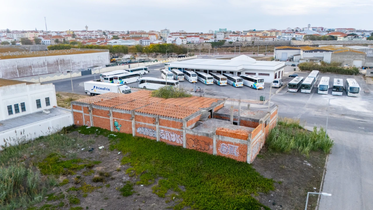 Terreno para Venda em Peniche Foto 1