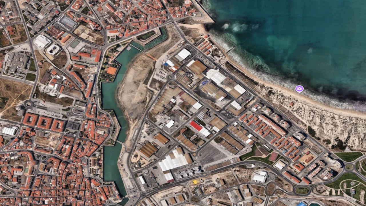 Terreno para Venda em Peniche Foto 11