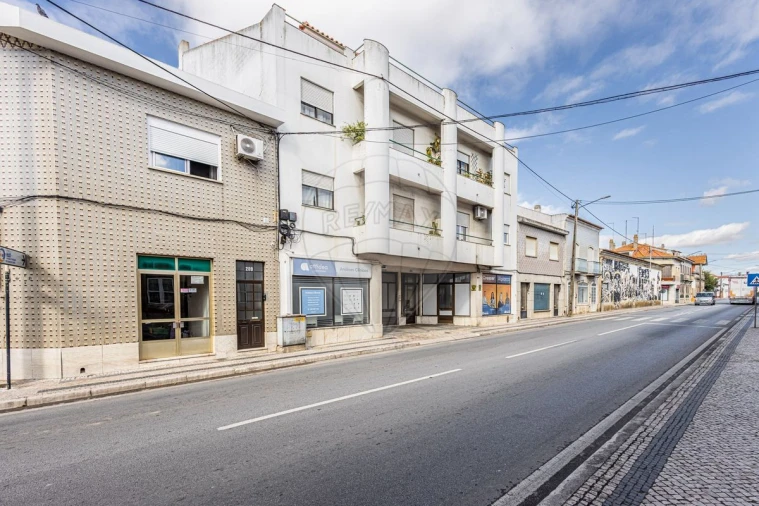 Apartamento T2 para Venda em Alpiarça Foto 32