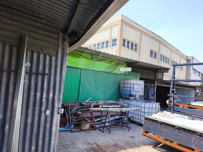 Prédio para Venda em Póvoa de Santo Adrião e Olival Basto Foto 12