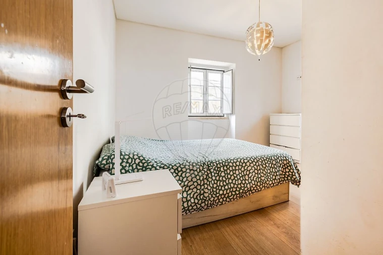 Apartamento T2 para Venda em Ramada e Caneças Foto 11