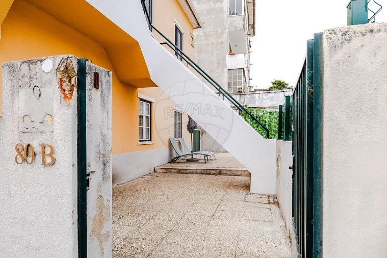 Apartamento T2 para Venda em Ramada e Caneças Foto 27