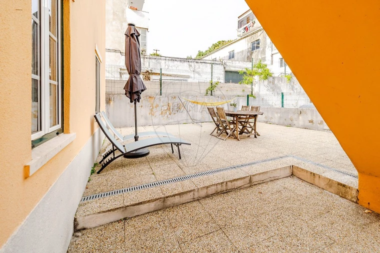 Apartamento T2 para Venda em Ramada e Caneças Foto 25