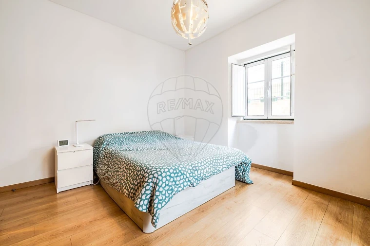 Apartamento T2 para Venda em Ramada e Caneças Foto 12